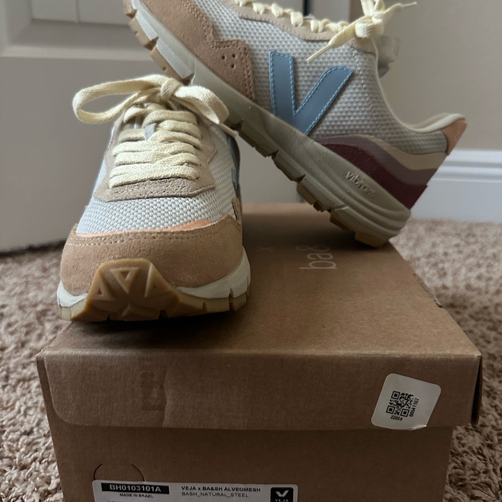 VEJA  X BA & SH Natural Steel Vintage Inspiration Sneakers